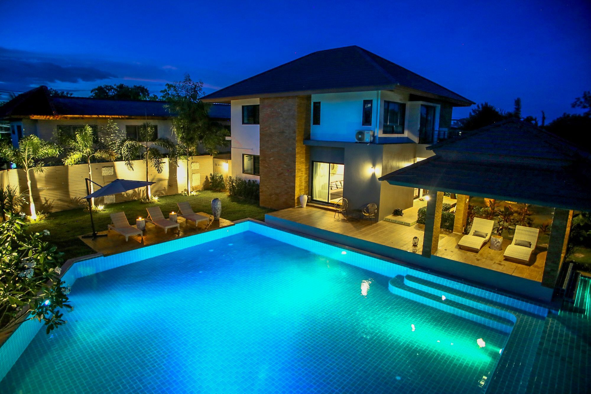 Moin 1617 Luxury Double-Pool Villa เชียงใหม่ ภายนอก รูปภาพ