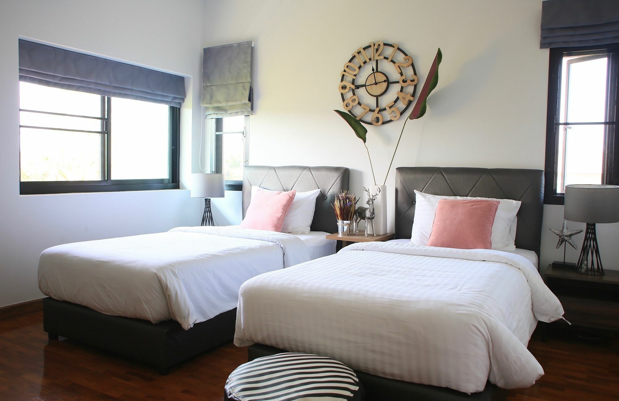 Moin 1617 Luxury Double-Pool Villa เชียงใหม่ ภายนอก รูปภาพ