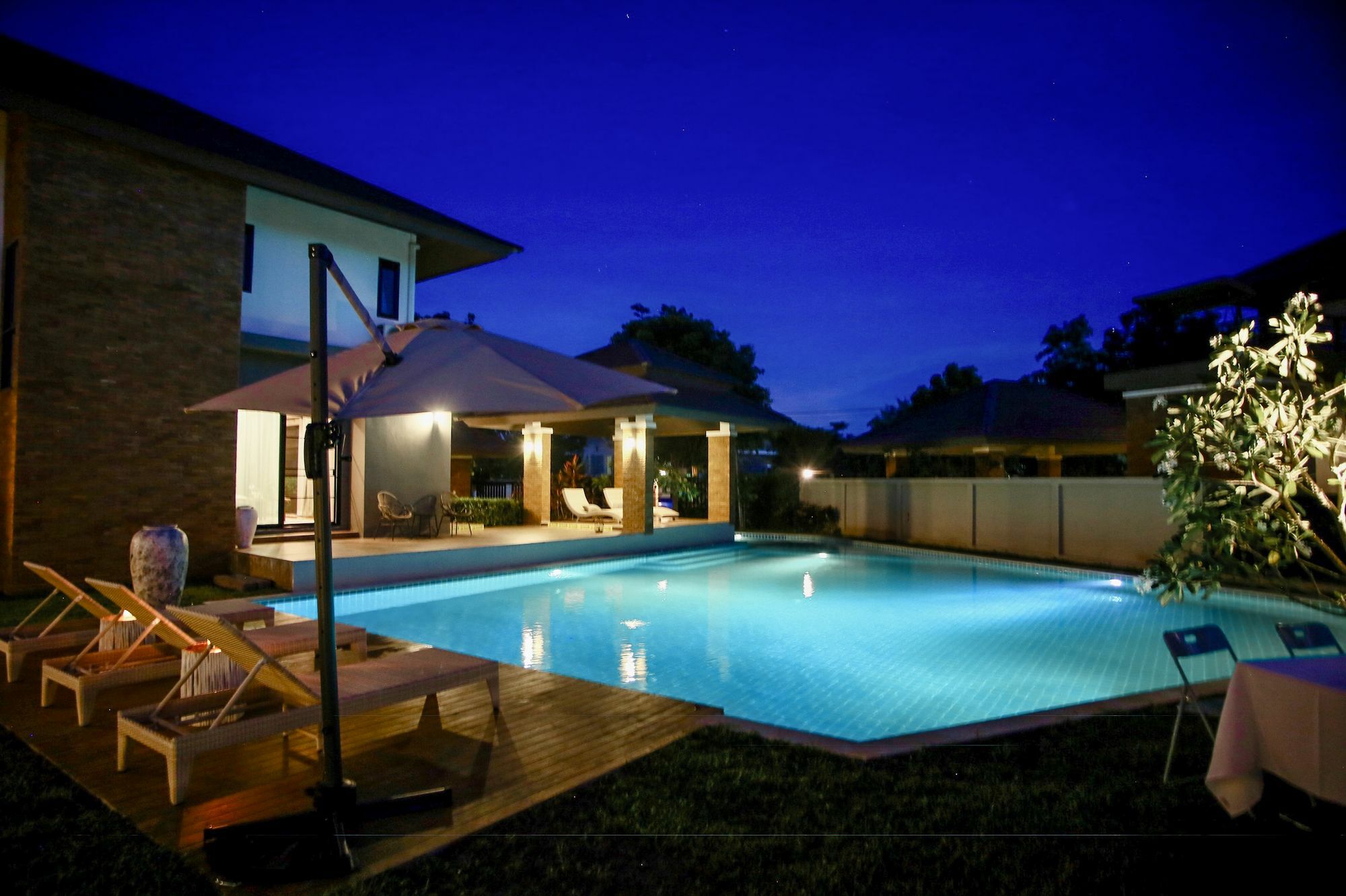 Moin 1617 Luxury Double-Pool Villa เชียงใหม่ ภายนอก รูปภาพ